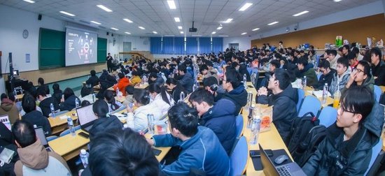 AMD春雨计划走进北京大学、北京交通大学，以全栈式AI解决方案赋能AI学习与创新