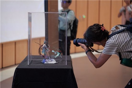 大(dà)乔(qiáo)-白(bái)鹤梁神女”典藏手办